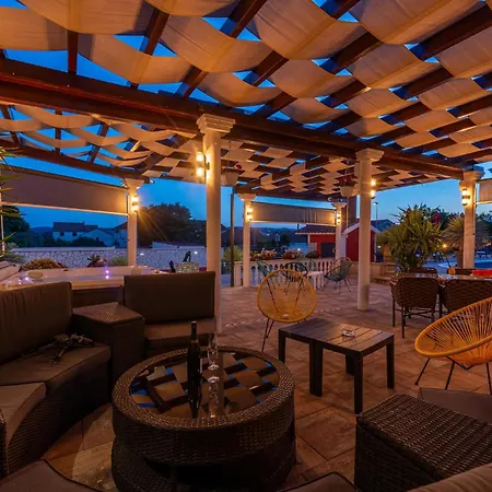 In With Jacuzzi * Turanj