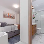 Feriehus In With Jacuzzi Torrette
