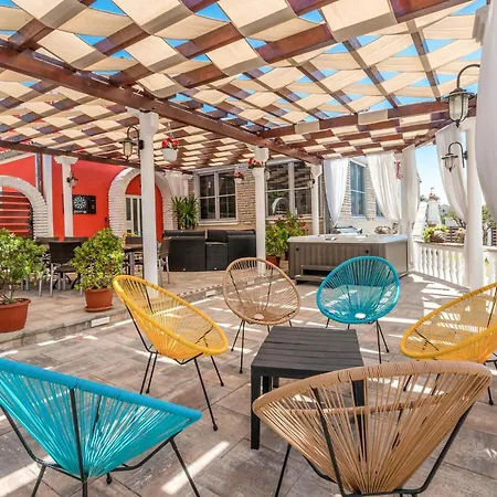 In With Jacuzzi * Turanj