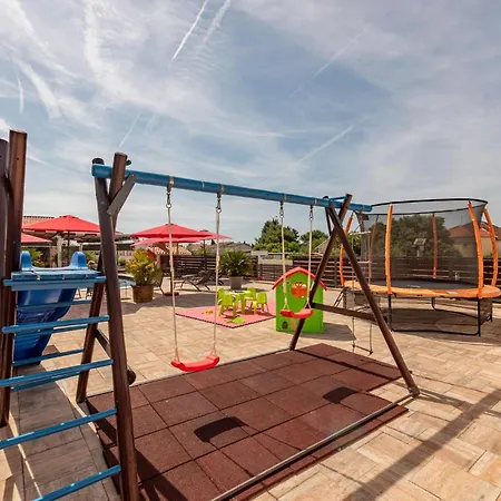 Casa de Férias In With Jacuzzi *